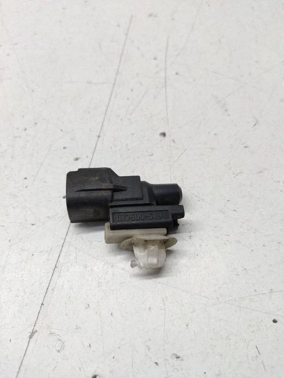 Outside/exterior temperature sensor – Toyota Avensis T220 (2000-2003)