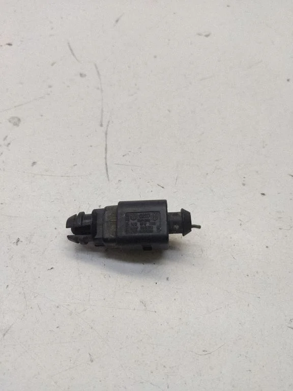 Outside/exterior temperature sensor – Audi A4 S4 B6 8E 8H (2001-2005)