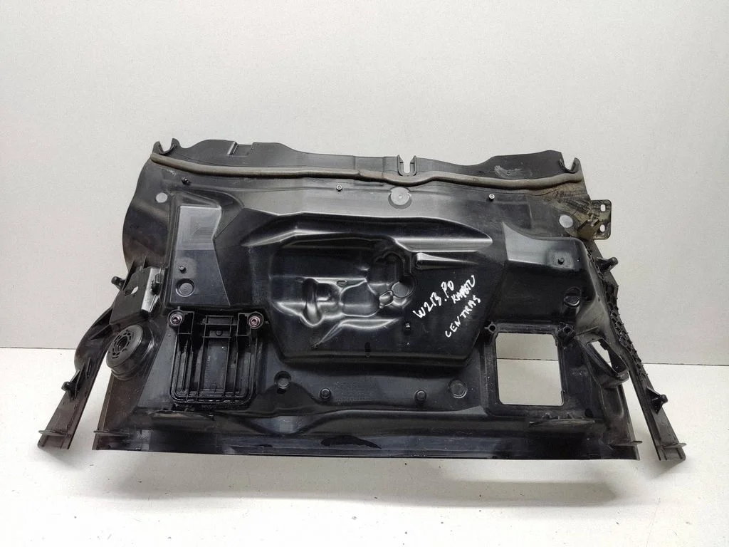 Heat shield in engine bay – Mercedes-Benz E-Class W213 (2016-)