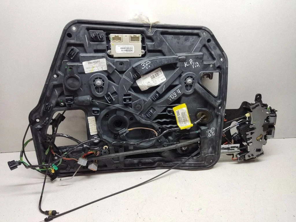 Sliding door electric window regulator – Chrysler Grand Voyager V (2007-2015)