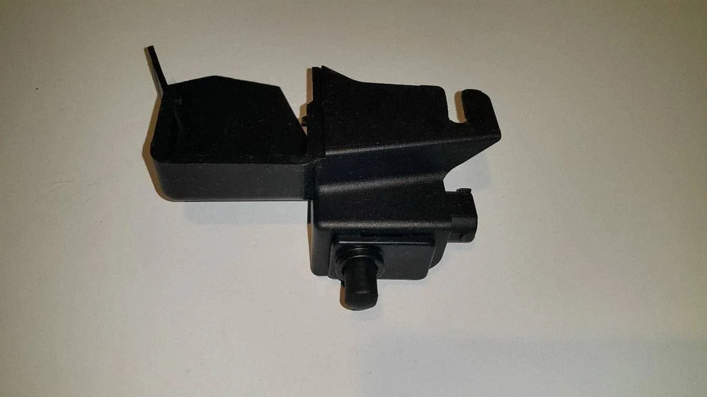 Bonnet alarm switch sensor – BMW 3 Series E46 (1998-2005)