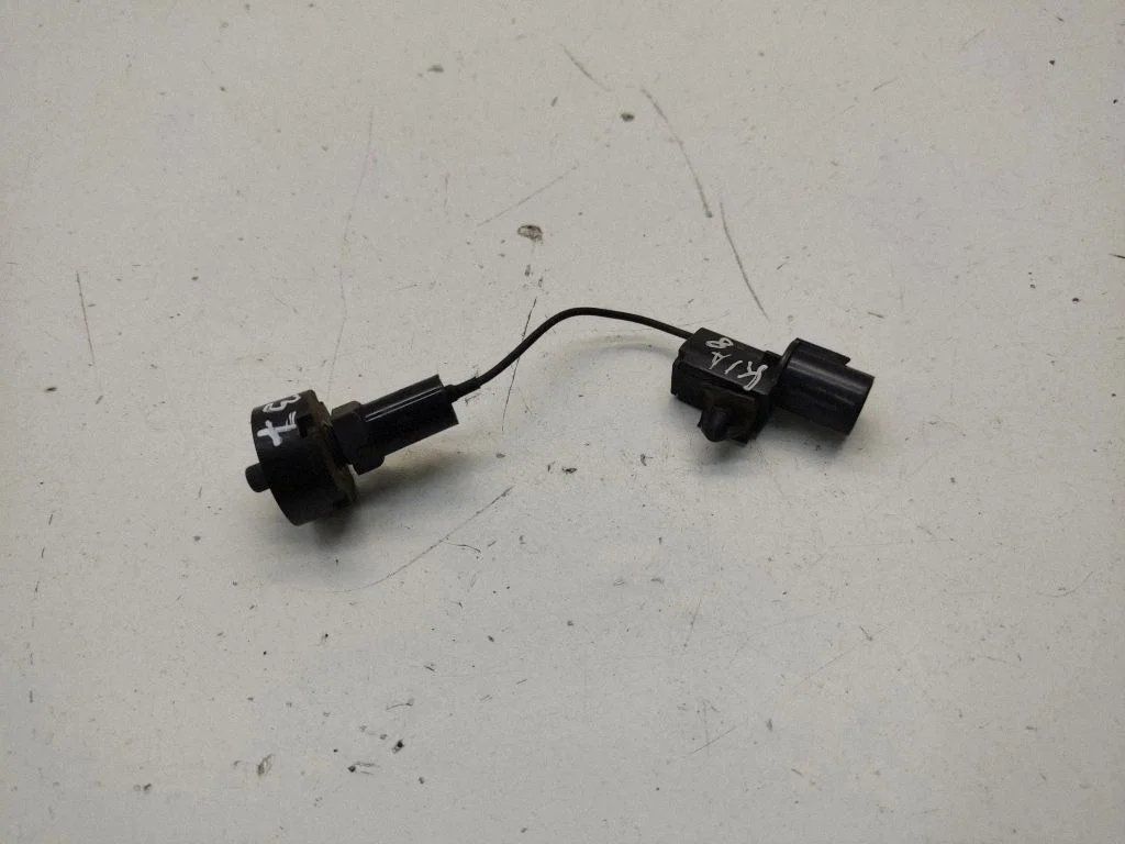 Bonnet alarm switch sensor – KIA Sportage (2005-2010)