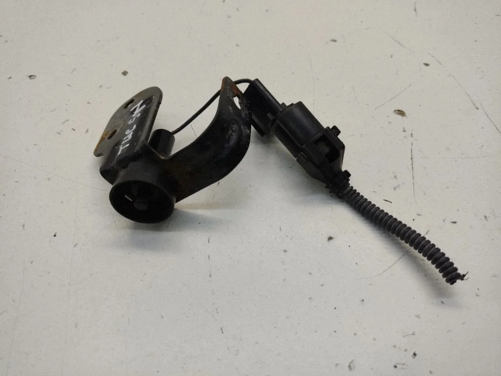 Bonnet alarm switch sensor – Hyundai Tucson JM (2004-2009)