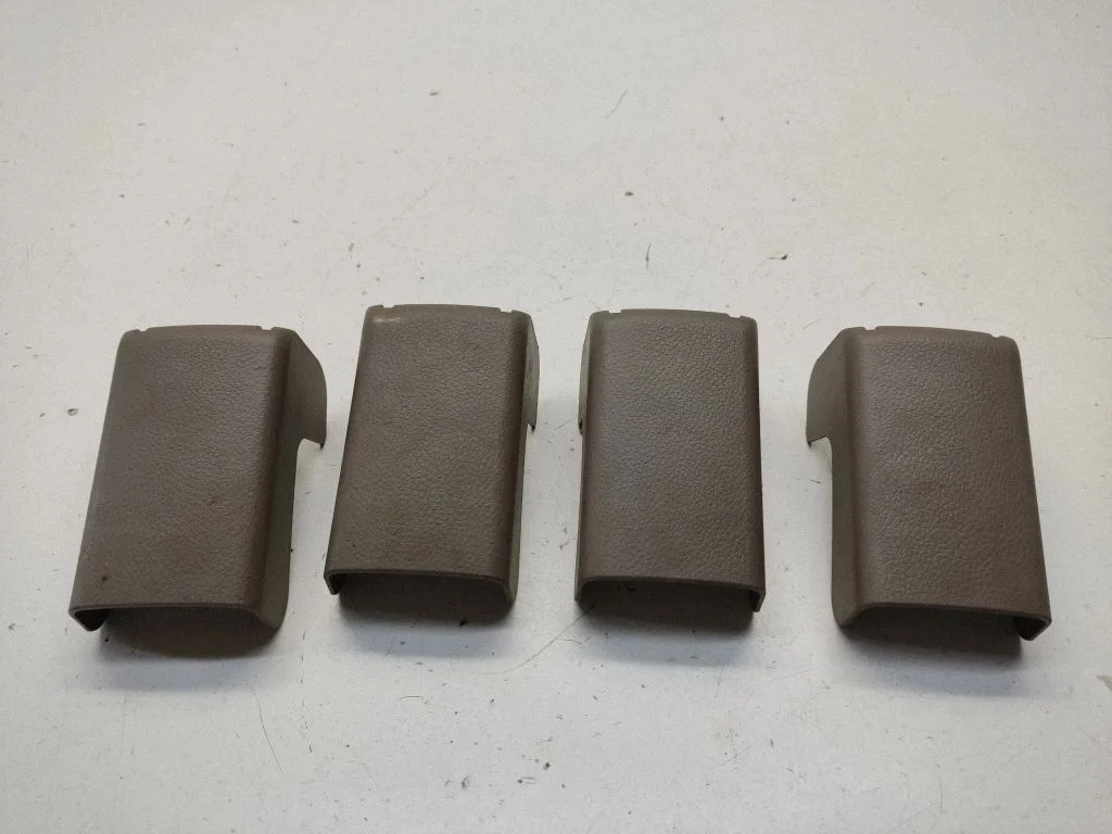 Rear seat rail trim cover – Nissan Murano Z50 (2002-2008)