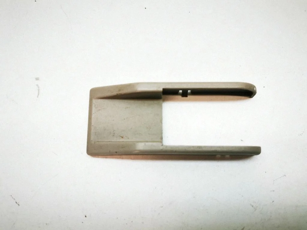 Rear seat rail trim cover – Mercedes-Benz R-Class W251 (2005-2013)