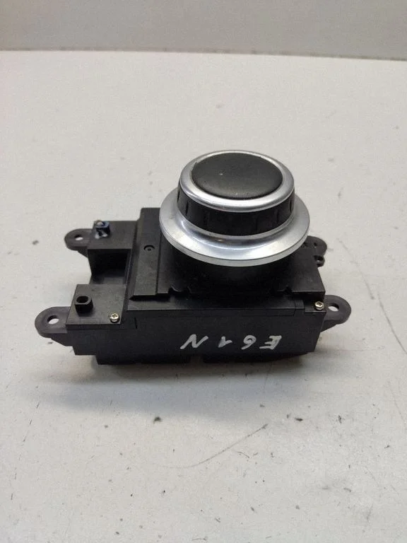 Head unit multimedia control – BMW 5 Series E60 E61 (2004-2010)