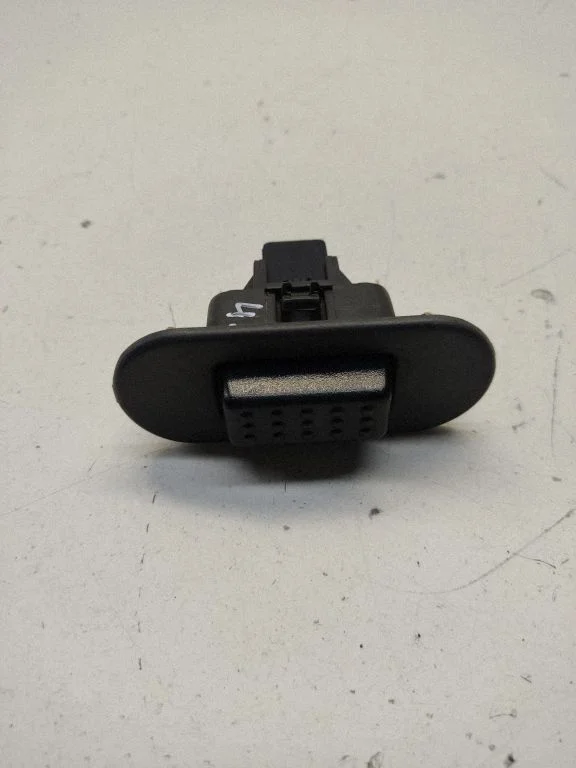 Tailgate glass/window release handle – Hyundai Santa Fe (2000-2006)