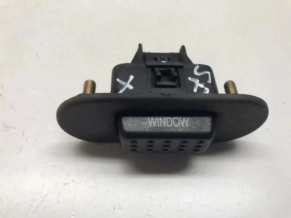 Tailgate glass/window release handle – Hyundai Santa Fe (2000-2006)