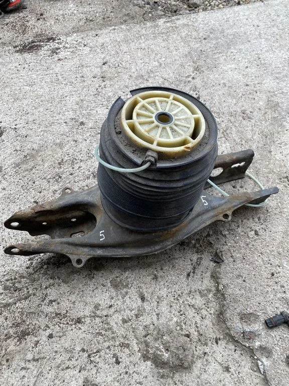 Air suspension rear shock absorber – Mercedes-Benz E-Class W212 (2009-2016)