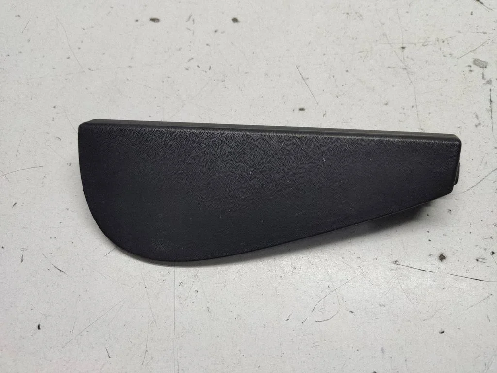 Fender end trim 833300006R