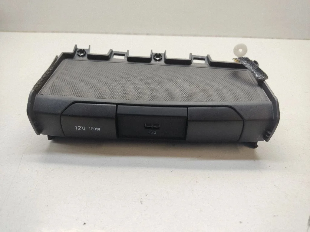 12 V Socket (front) – KIA Stonic (2017-)