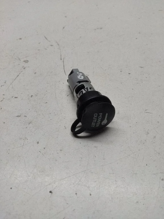 12 V Socket (rear) – Chrysler Grand Voyager V (2007-2015)