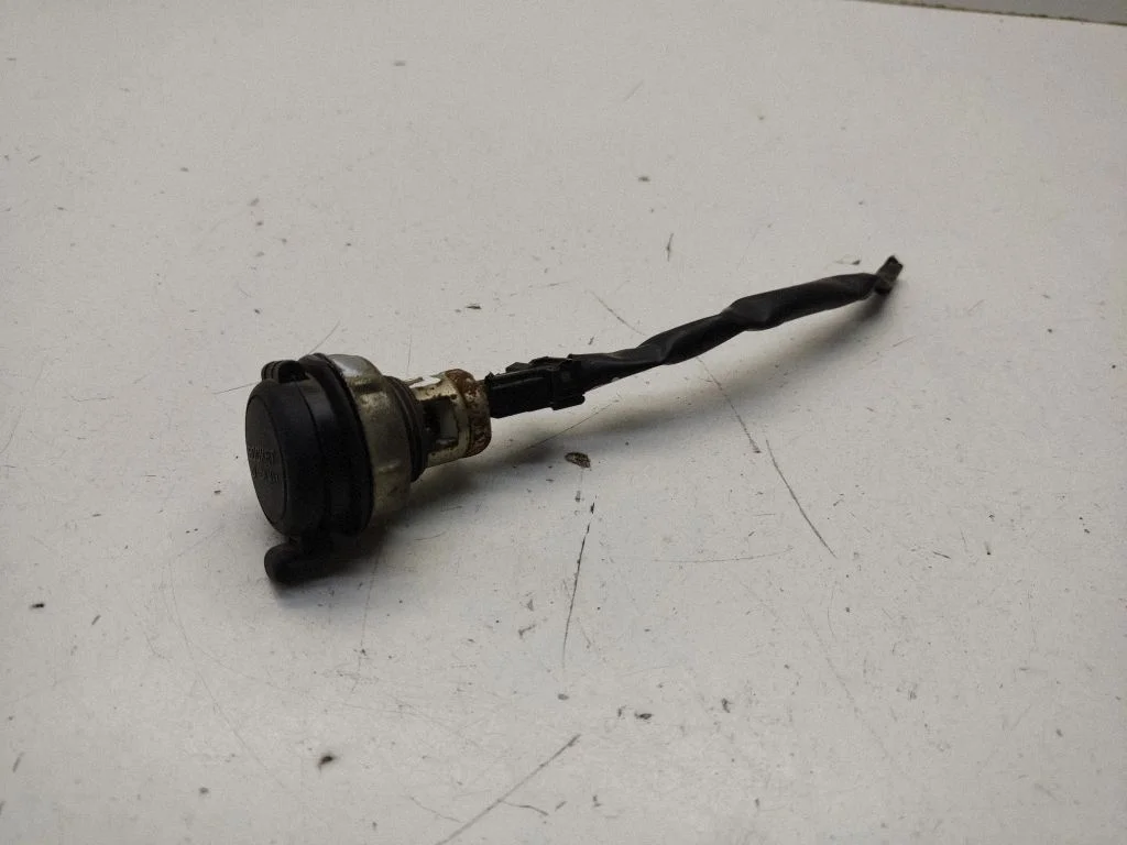 12 V pesa (taga) – tagumine
