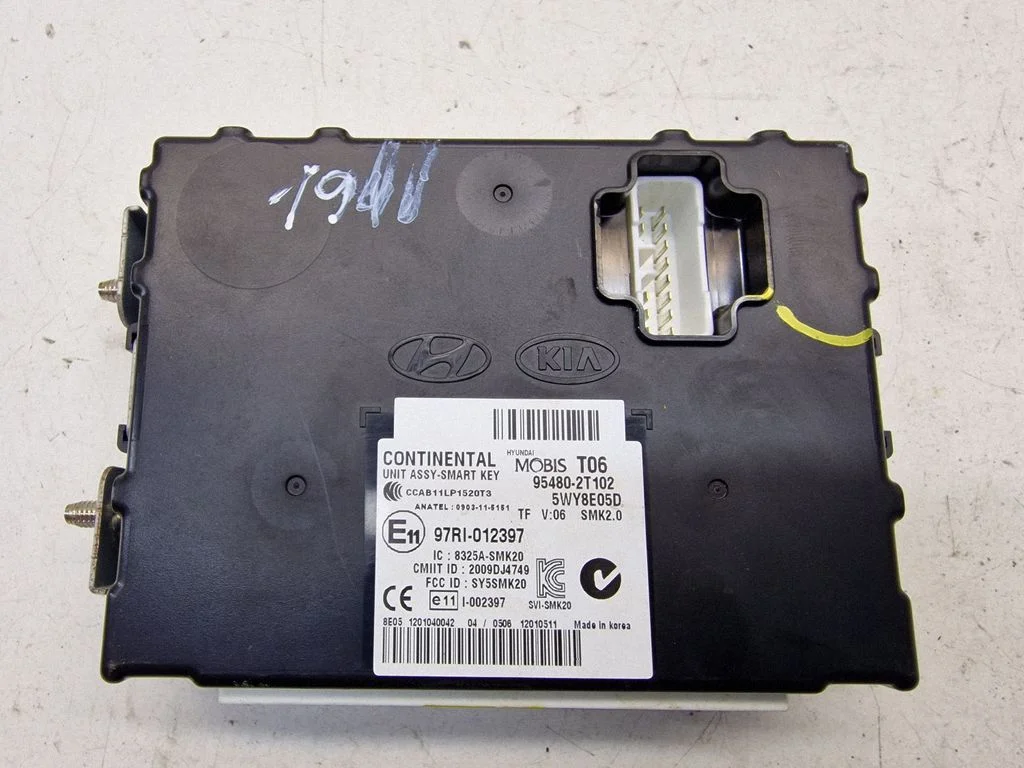 Võtmeta süsteemi KESSY (keyless) juhtplokk/moodul 954802T102