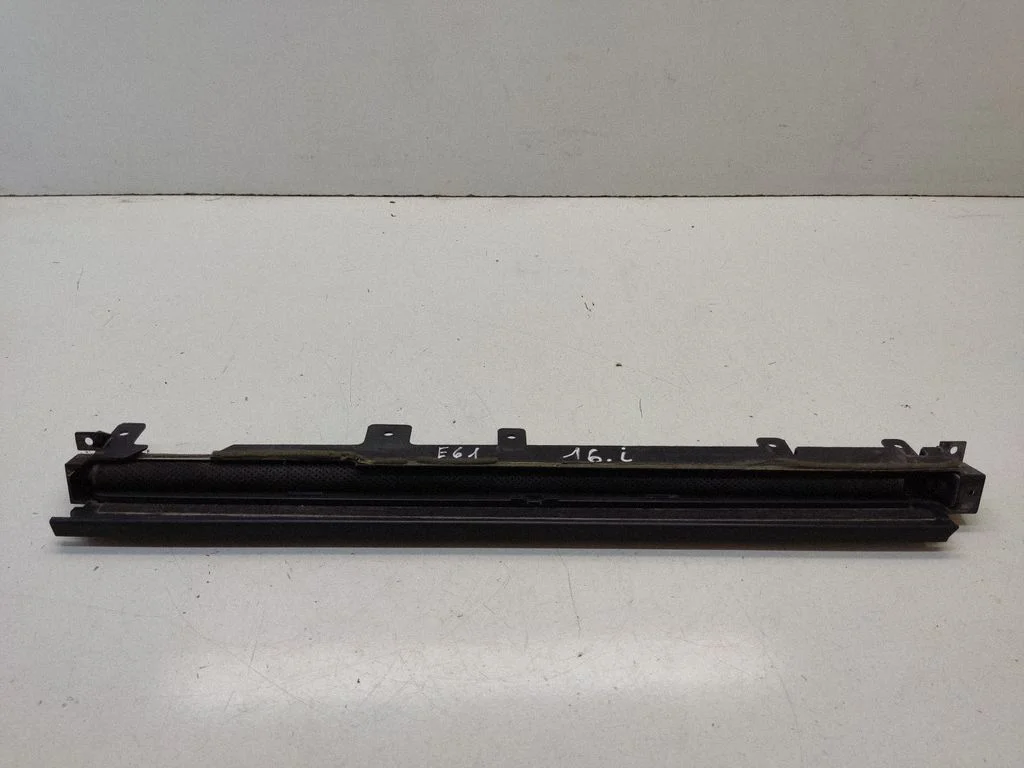 Tagaukse aknakardin – BMW 5-seeria E60 E61 (2004-2010)