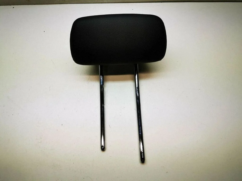 Rear seat headrest – Mercedes-Benz C-Class AMG W204 (2007-2014)