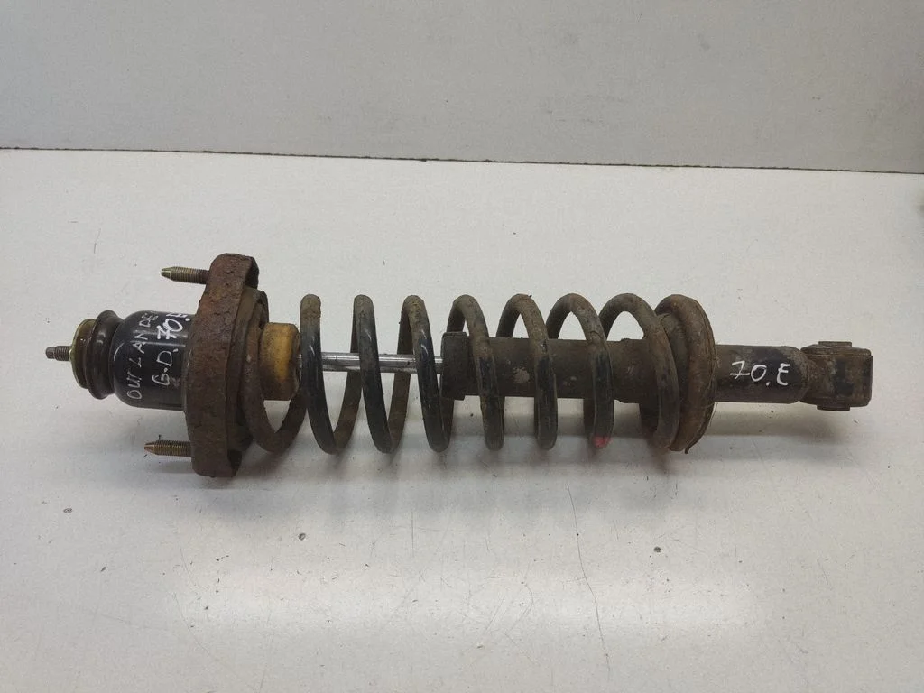 Rear shock absorber with coil spring – Mitsubishi Outlander (2001-2007)