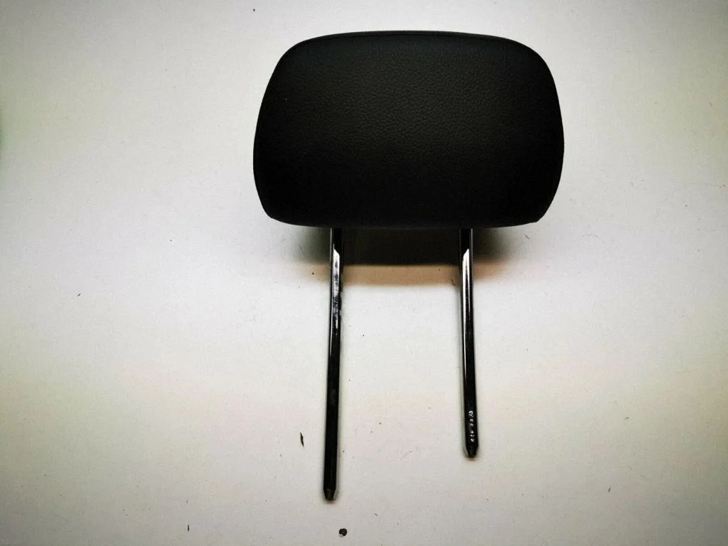 Rear seat headrest – Mercedes-Benz C-Class AMG W204 (2007-2014)