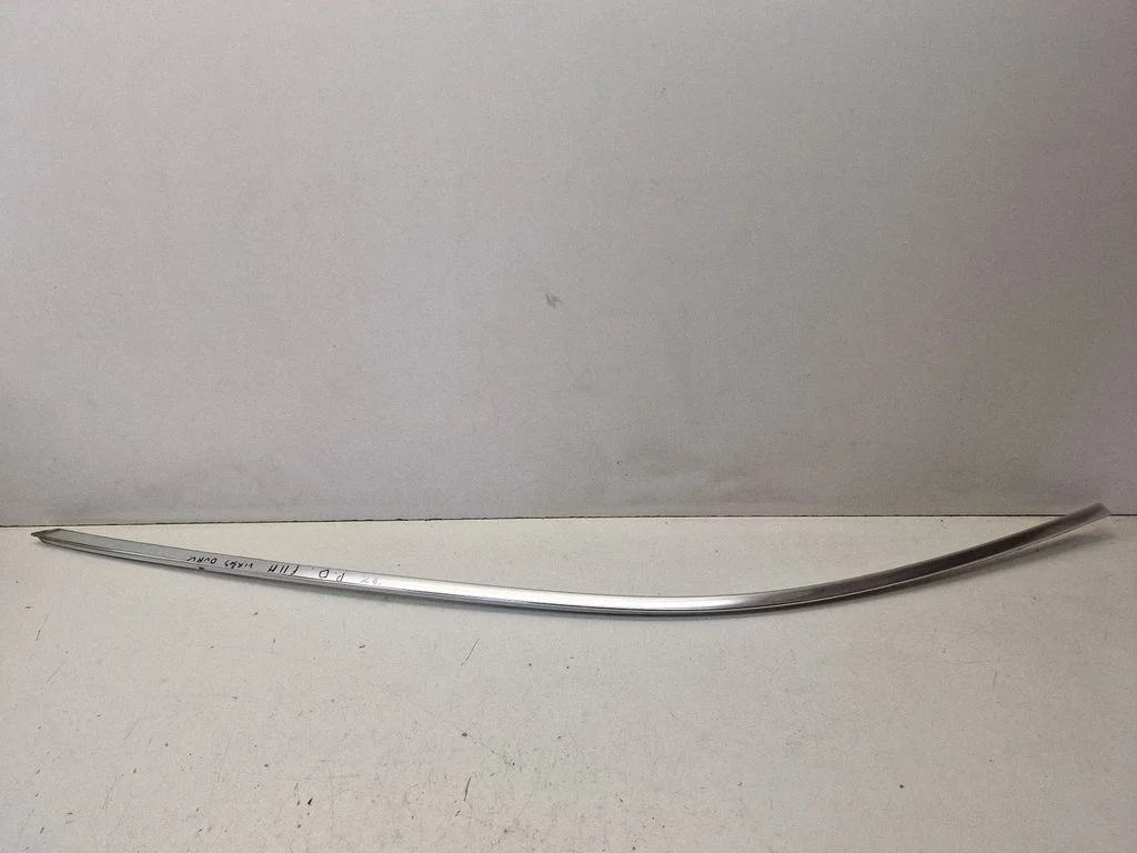 Front door glass trim molding – BMW 5 Series F10 F11 (2009-2016)