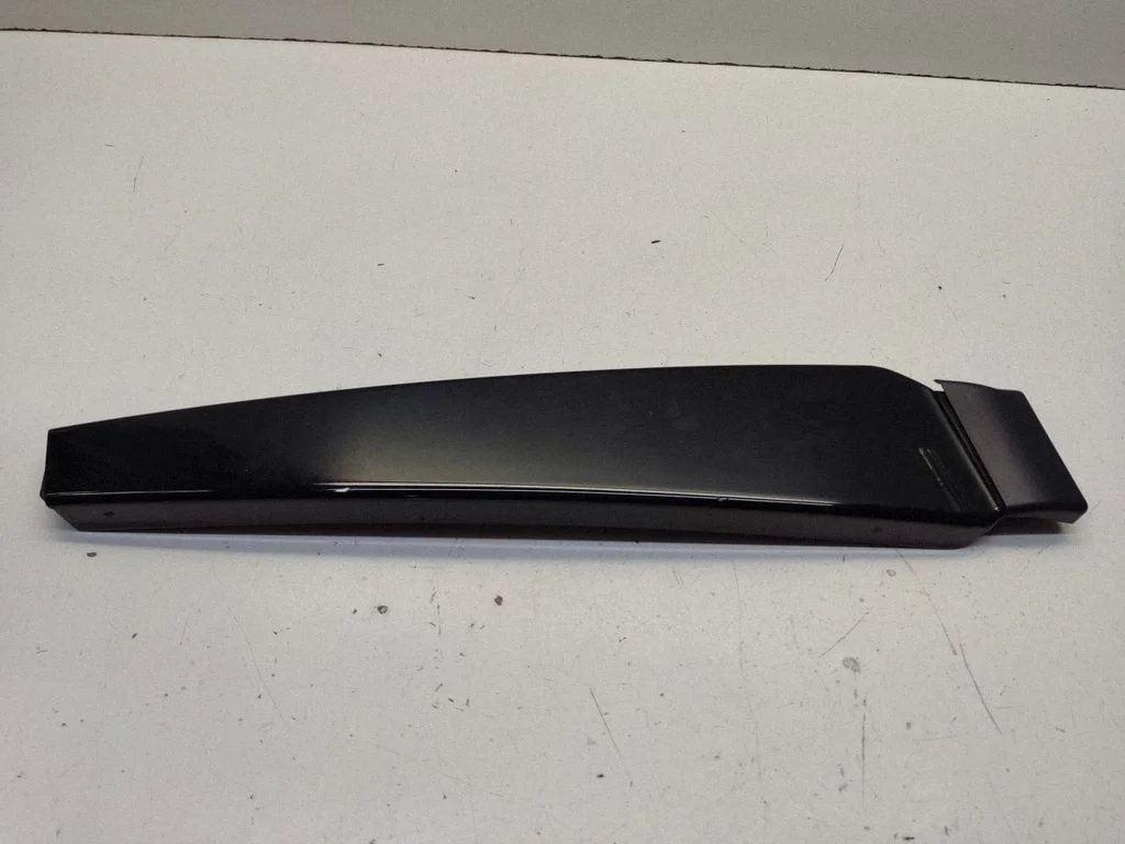 Front door glass trim molding – Audi A4 S4 B6 8E 8H (2001-2005)