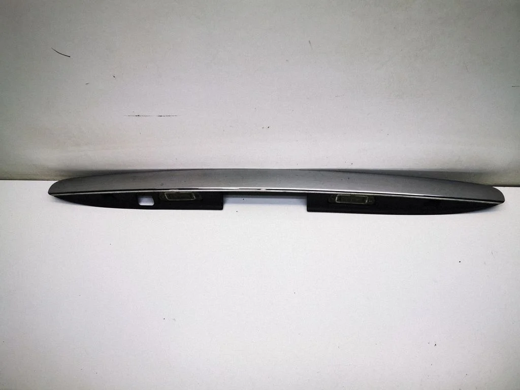 Tagaluugi numbrivalgustuse liist – Mercedes-Benz R-klass W251 (2005-2013)