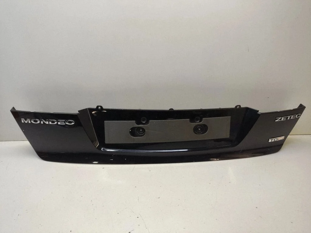 Tagaluugi numbrivalgustuse liist – Ford Mondeo MK IV (2007-2014)