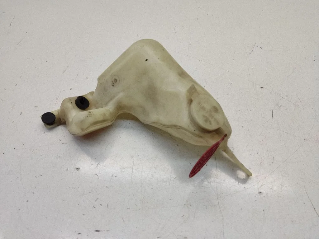 Lamp washer fluid tank – BMW 5 Series E39 (1996-2003)