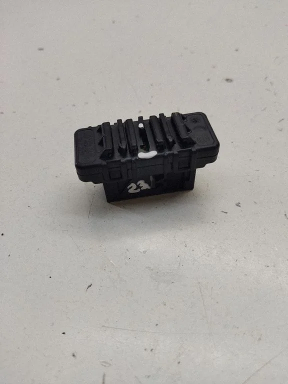 Antenna control unit – BMW 3 Series G20 G21 (2019-)