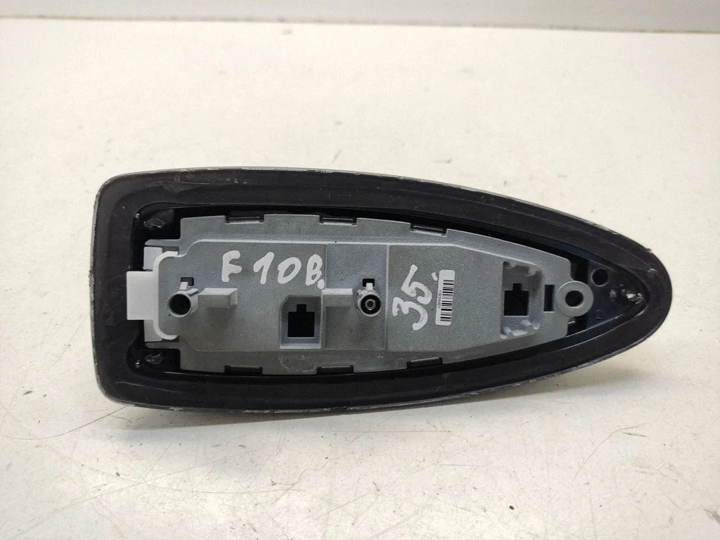 Osłona anteny dachowej (GPS) – BMW Seria 5 F10 F11 (2009-2016)
