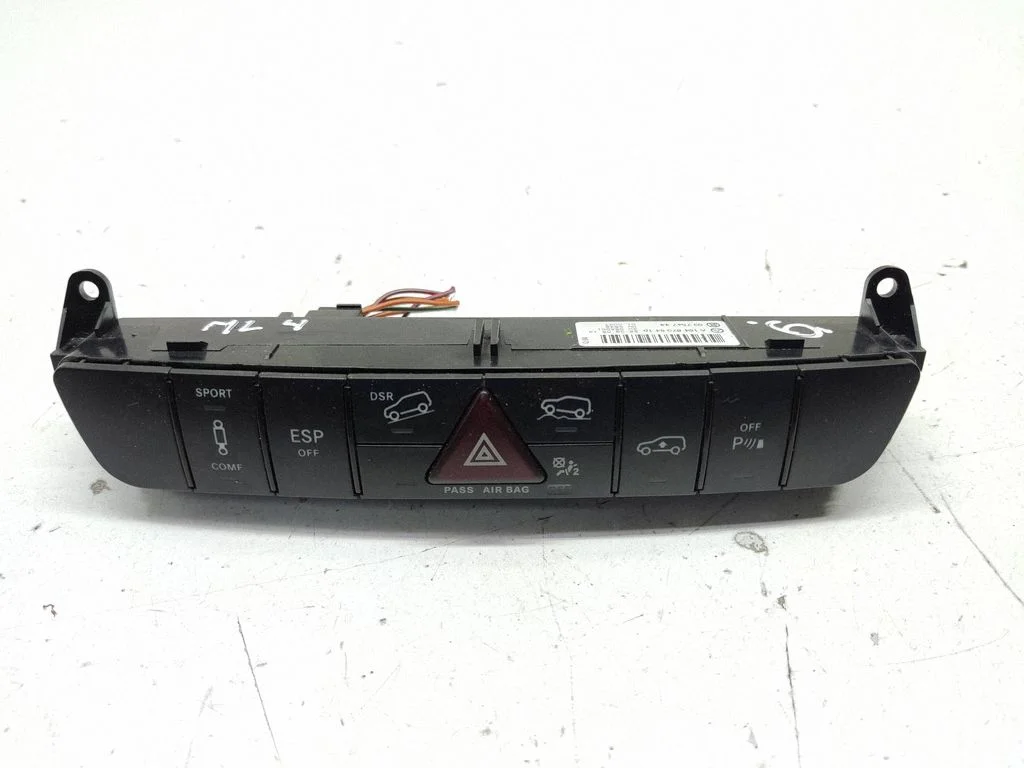 A set of switches – Mercedes-Benz ML-Class W164 (2005-2011)