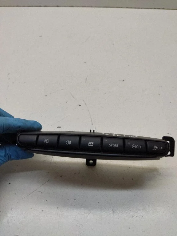 A set of switches – Mini Cooper Countryman R60 (2011-2016)