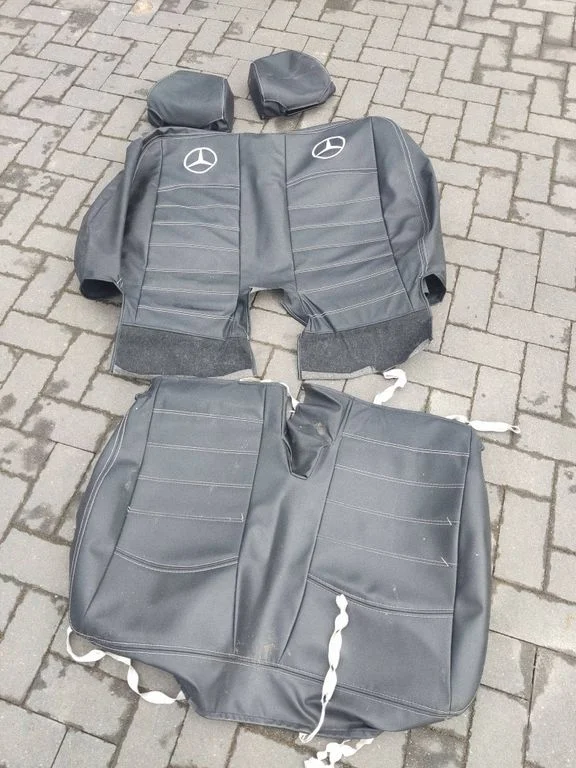 Seat trim – left