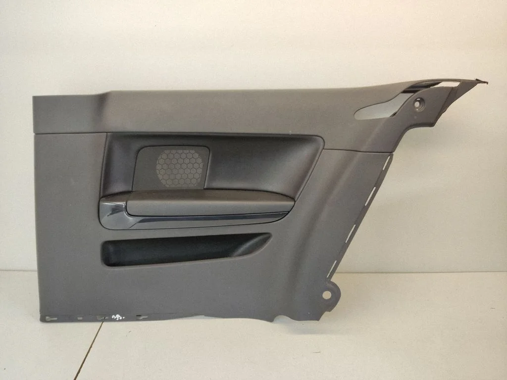 Kupee tagumiste kohtade külje viimistluspaneel – Audi A3 S3 8P (2003-2012)