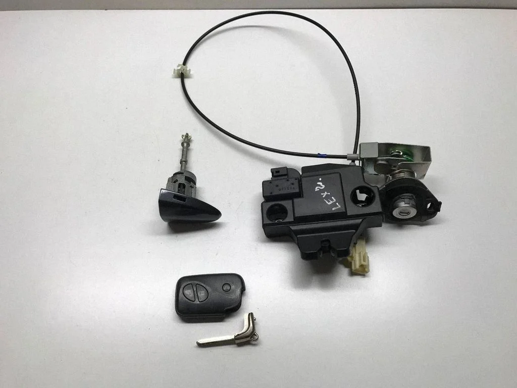 Lock set – Lexus IS 220D-250-350 (2006-2013)