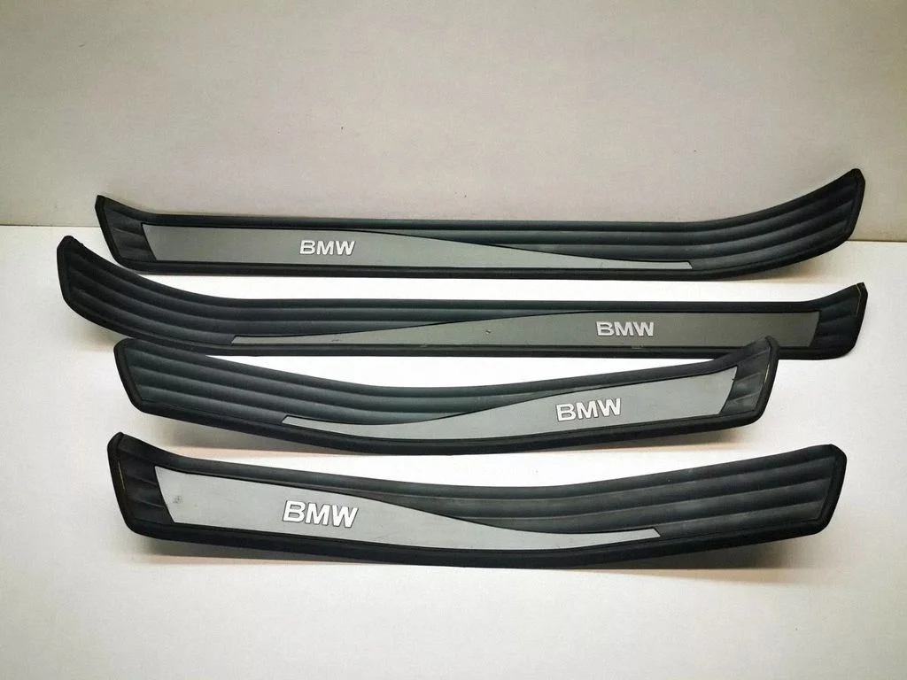 Listwy progowe wewnętrzne (komplet) – BMW Seria 5 E60 E61 (2004-2010)
