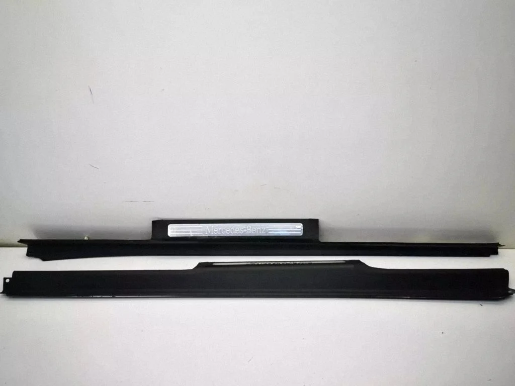 Listwy progowe wewnętrzne (komplet) – Mercedes-Benz Klasa R W251 (2005-2013)