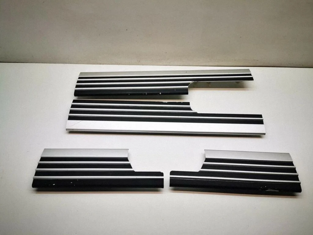 Listwy progowe wewnętrzne (komplet) – Land Rover Range Rover L322 (2002-2012)