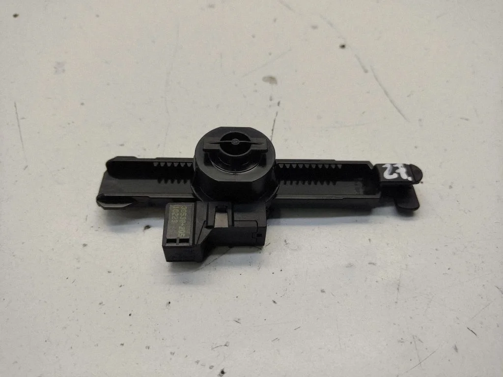 Glovebox shock absorber – BMW 3 Series G20 G21 (2019-)