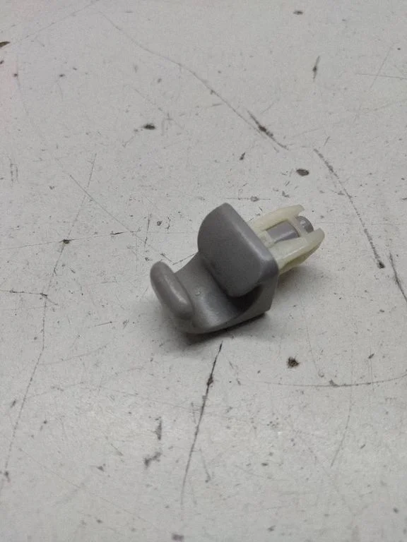 Hook – Toyota Corolla E120 E130 (2004-2007)