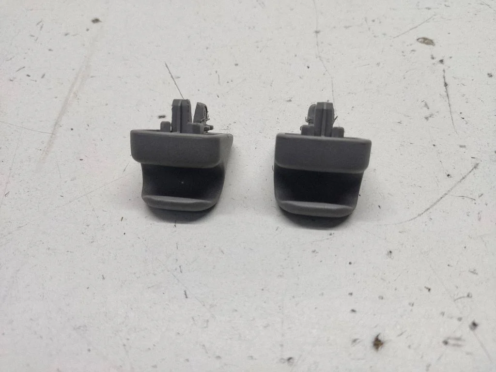 Hook – Nissan Almera N16 (2000-2010)