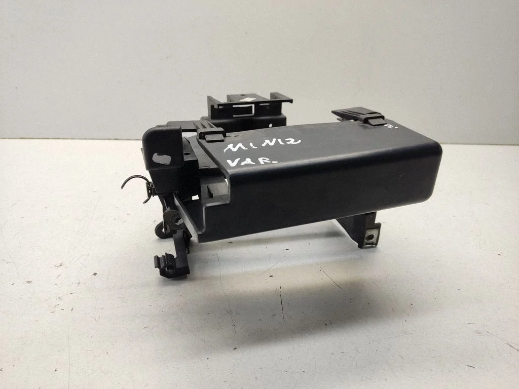 Engine control unit holder – Mini Cooper Countryman R60 (2011-2016)