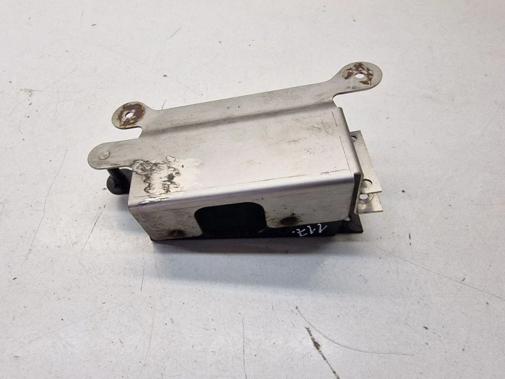Engine control unit holder – Chrysler Grand Voyager V (2007-2015)