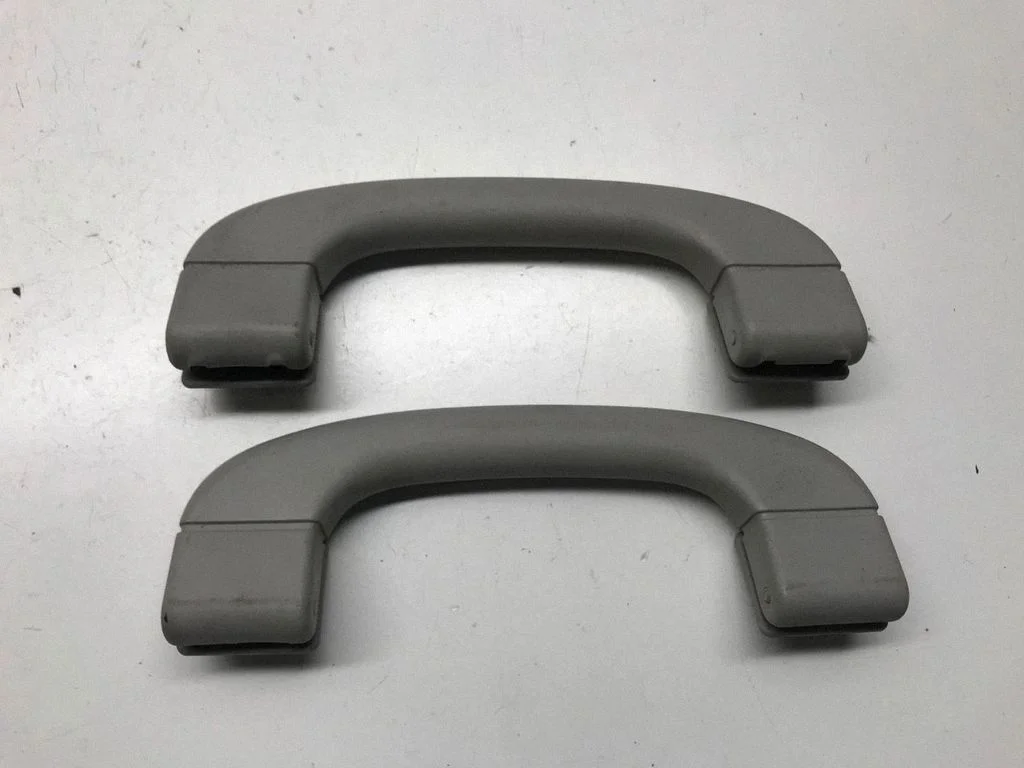 A set of handles for the ceiling 7033659