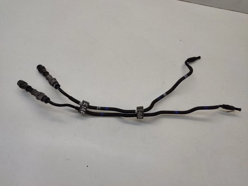 Brake booster pipe/hose – front