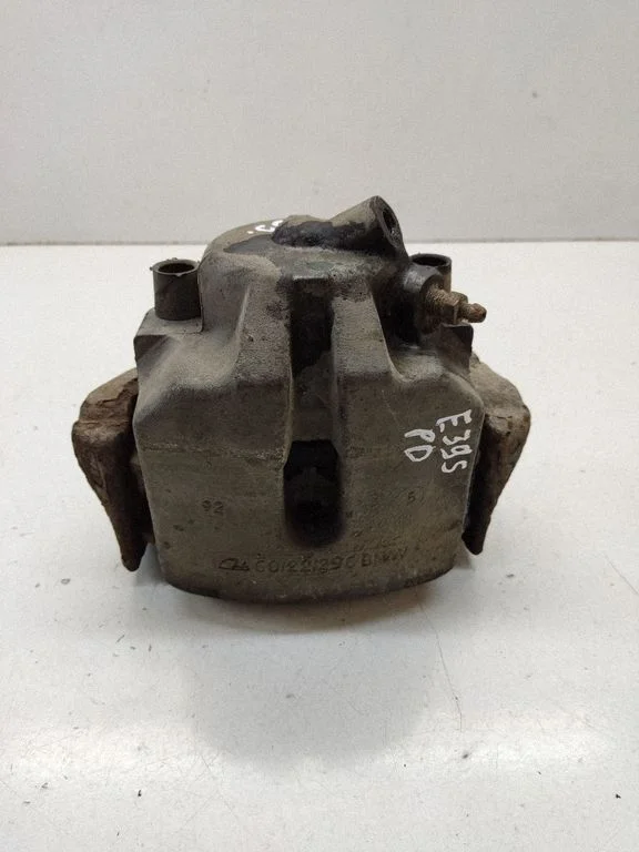 Zacisk hamulcowy przedni 6022296