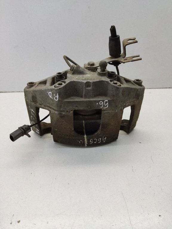 Front brake caliper – front right