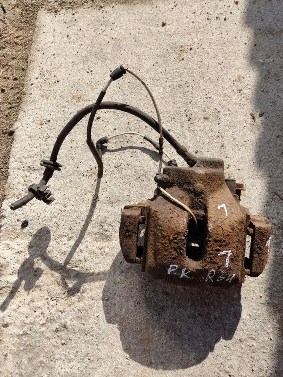 Front brake caliper – Land Rover Range Rover L322 (2002-2012)