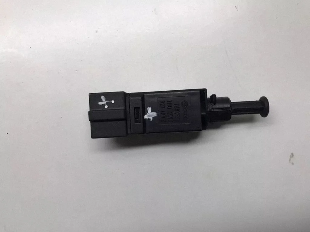 Brake pedal sensor switch 927189D