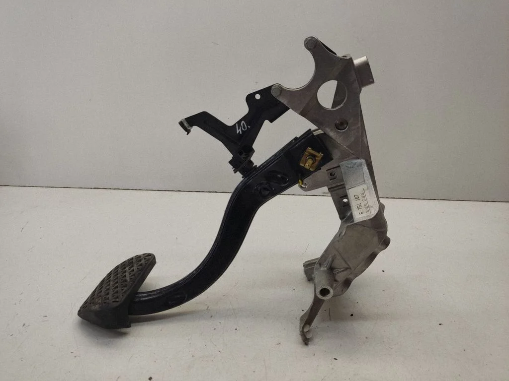 Brake pedal – BMW 5 Series E39 (1996-2003)