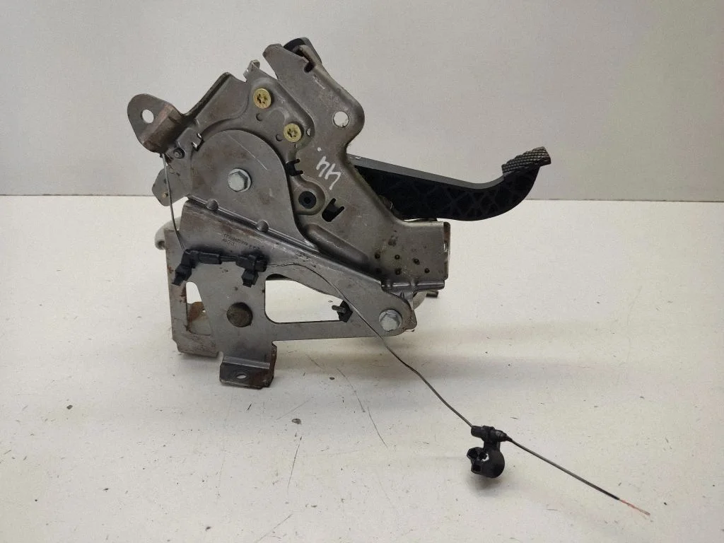 Handbrake/parking brake lever assembly 050427036